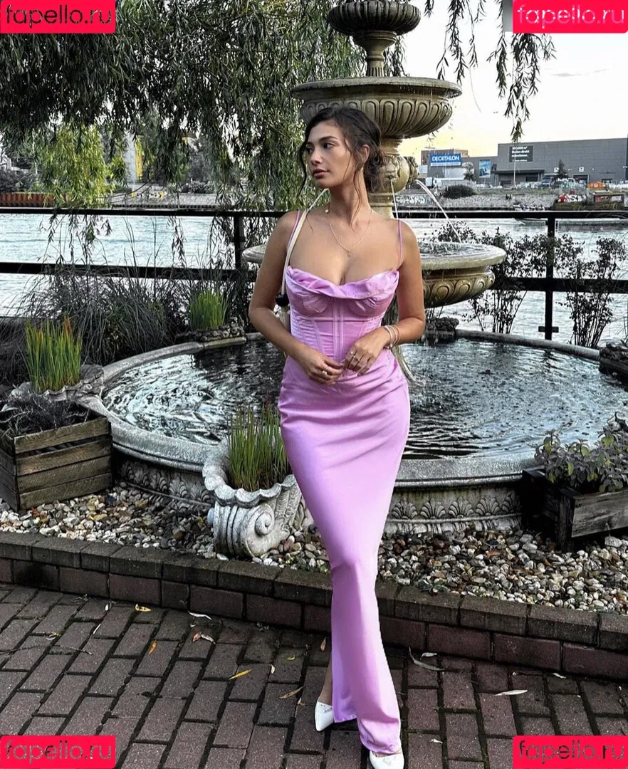 Paola Maria Onlyfans Photo Gallery 