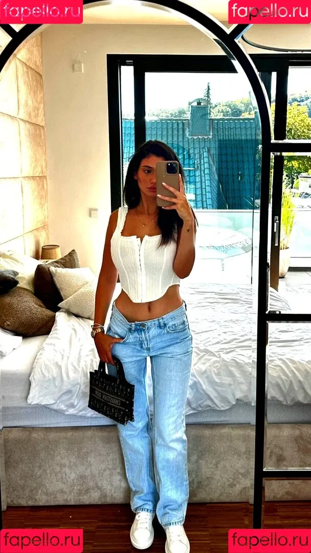 Paola Maria Onlyfans Photo Gallery 