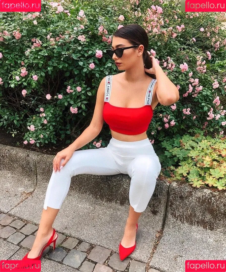 Paola Maria Onlyfans Photo Gallery 