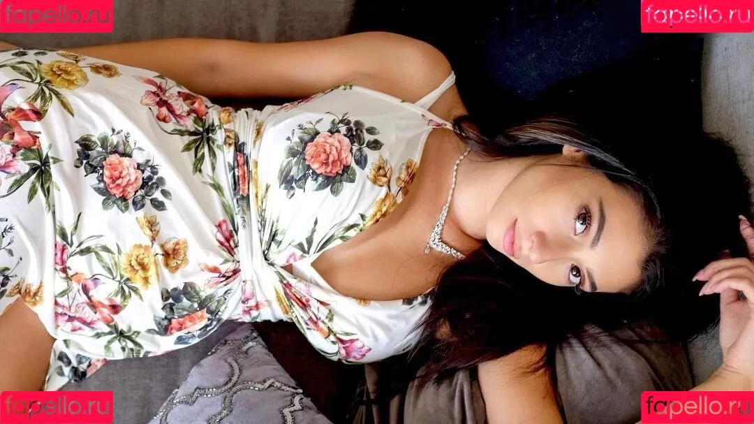 Paola Maria Onlyfans Photo Gallery 