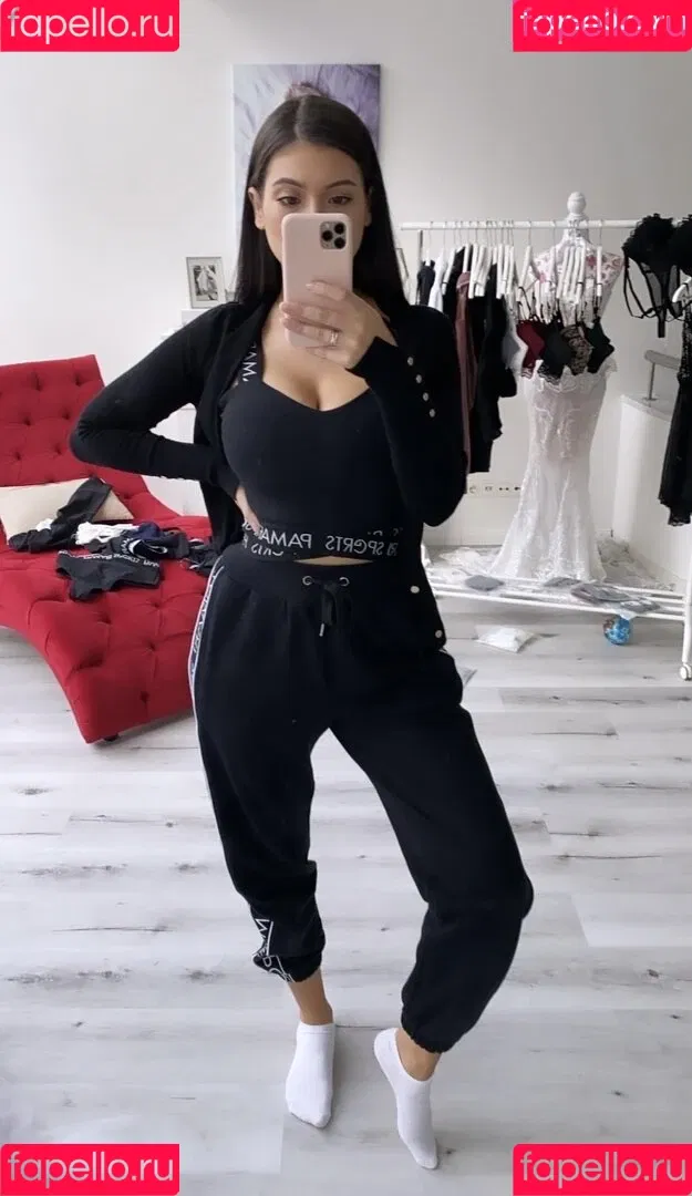 Paola Maria Onlyfans Photo Gallery 