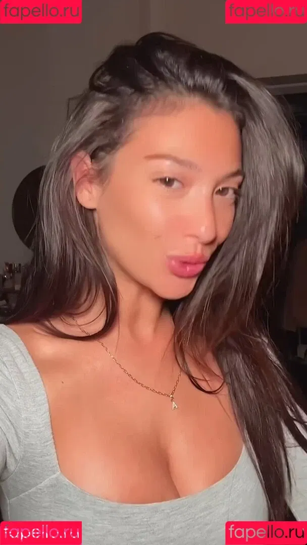 Paola Maria Onlyfans Photo Gallery 