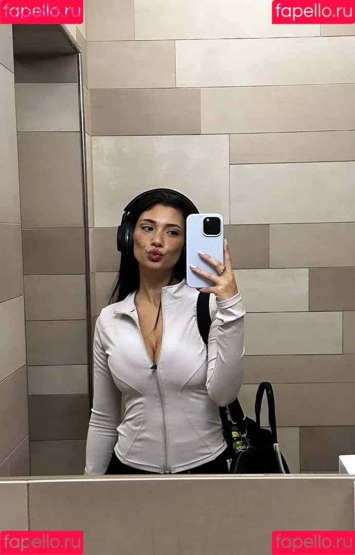 Paola Maria Onlyfans Photo Gallery 