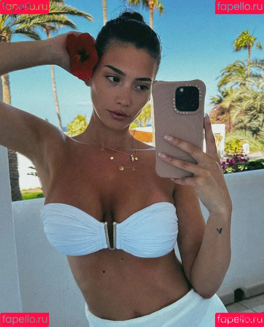 Paola Maria Onlyfans Photo Gallery 