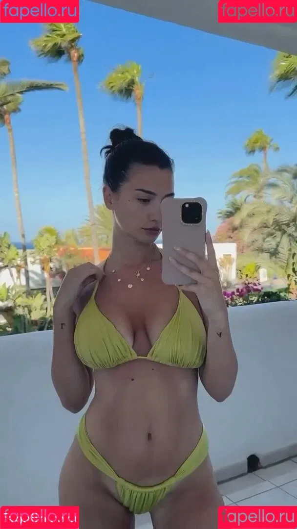Paola Maria Onlyfans Photo Gallery 