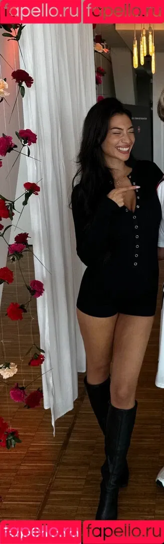 Paola Maria Onlyfans Photo Gallery 