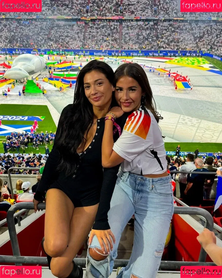 Paola Maria Onlyfans Photo Gallery 