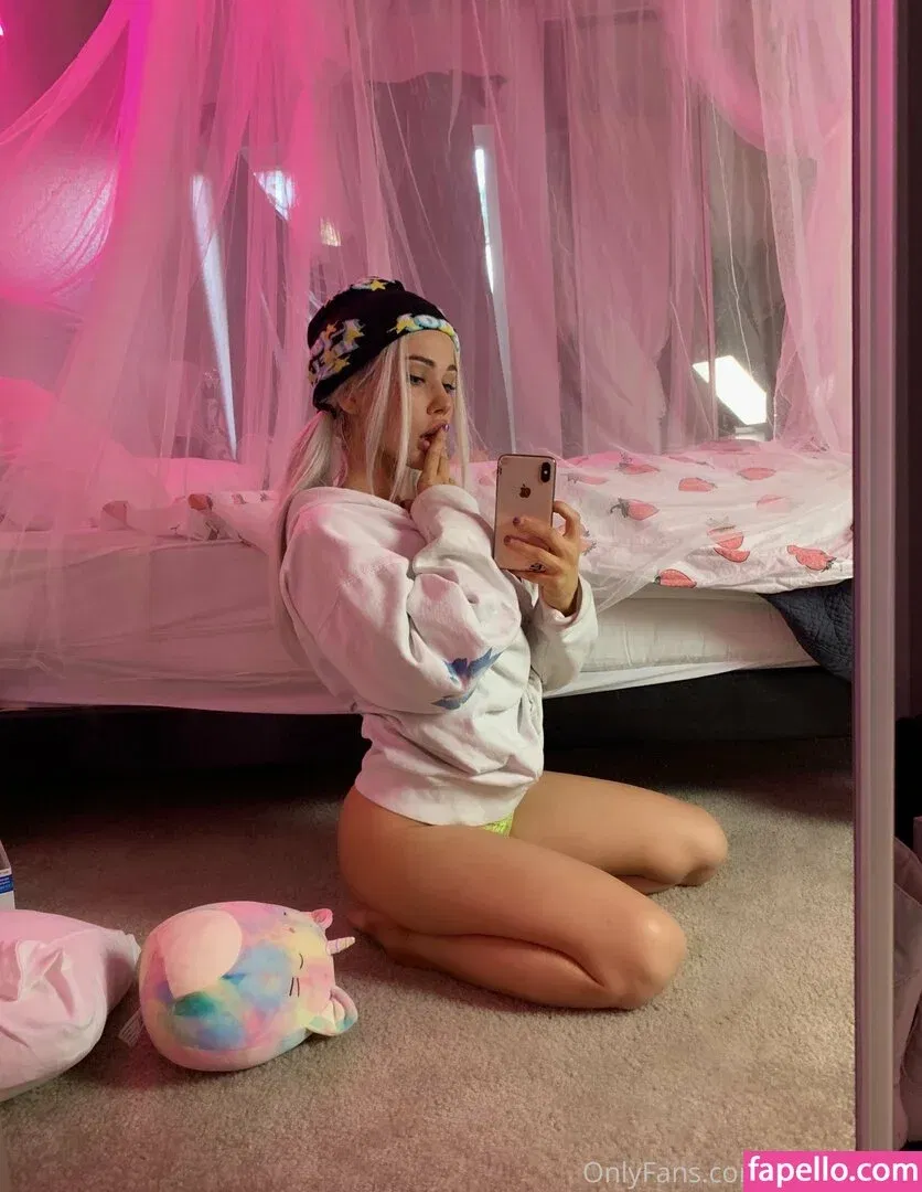 lindseygroll Onlyfans Photo Gallery 