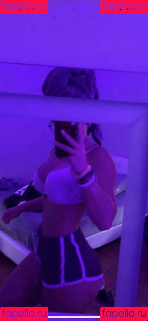 Maya Jakubowski Onlyfans Photo Gallery 