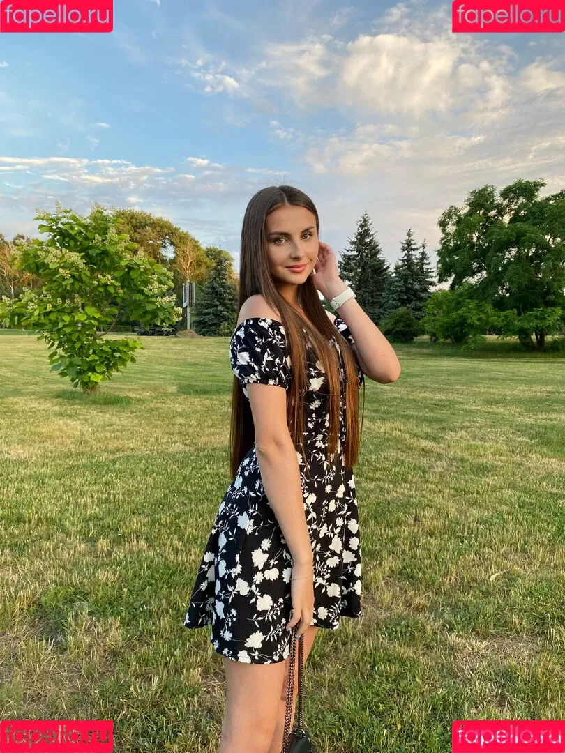 love_evelin Onlyfans Photo Gallery 