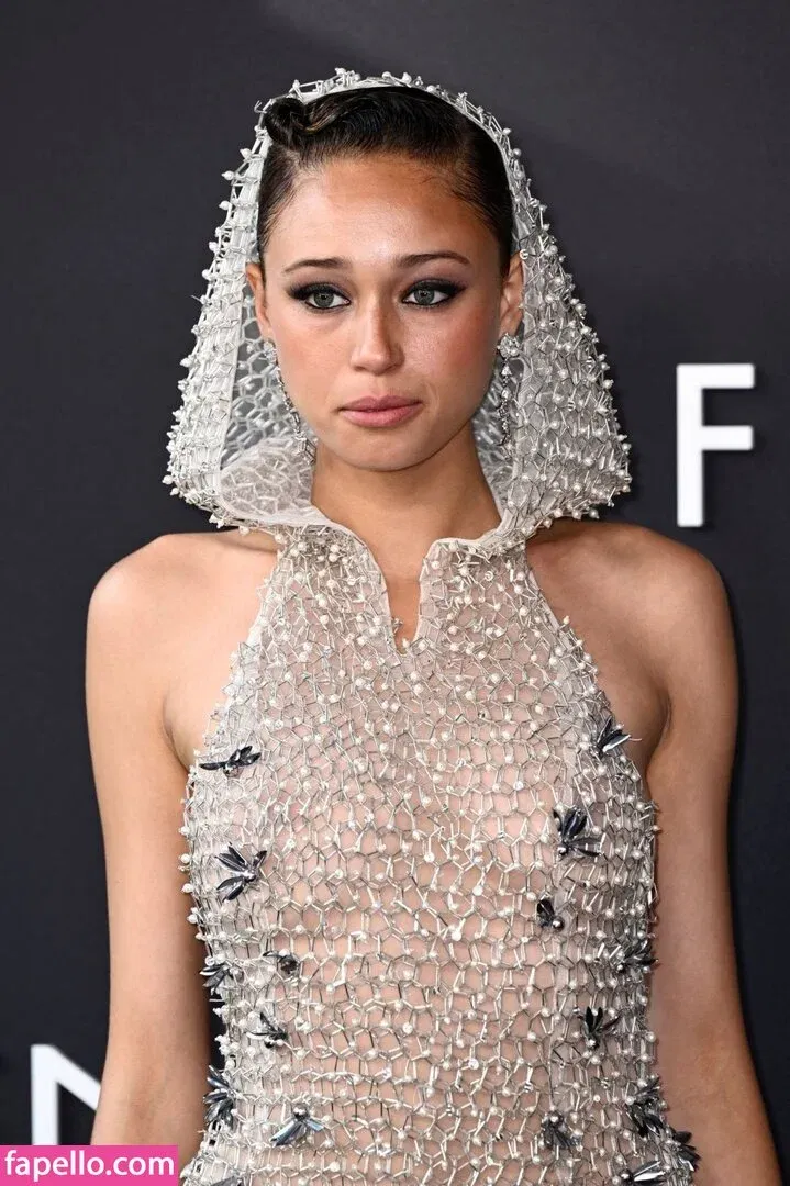 Ella-Rae Smith Onlyfans Photo Gallery 