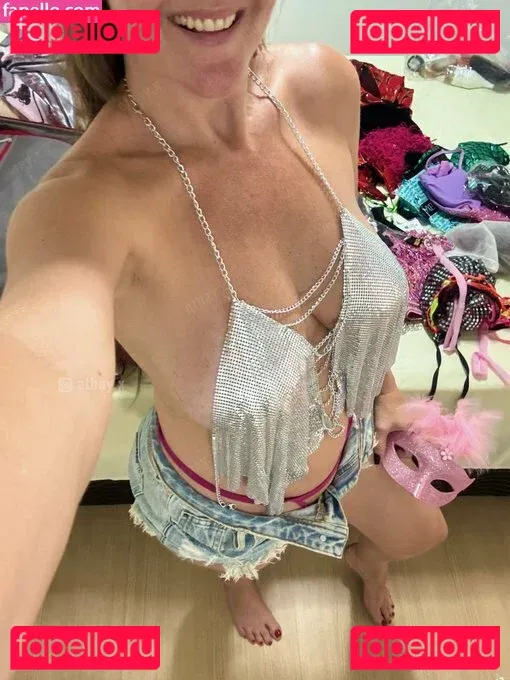 Thay Ksada Onlyfans Photo Gallery 