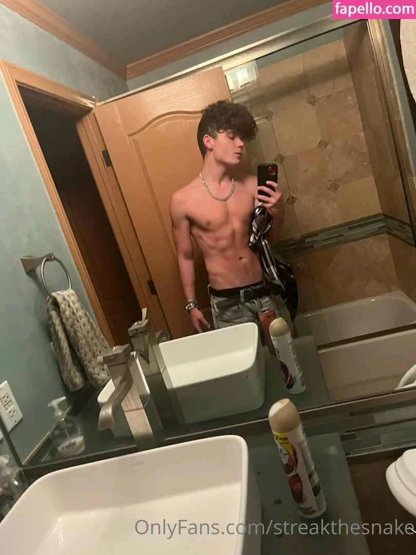 streakthesnake Onlyfans Photo Gallery 