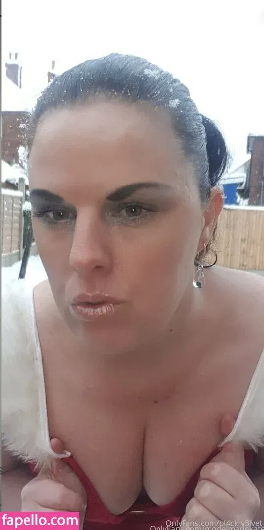 bl4ck_v3lvet Onlyfans Photo Gallery 