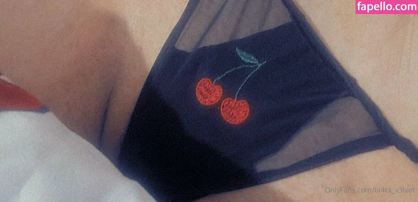 bl4ck_v3lvet Onlyfans Photo Gallery 