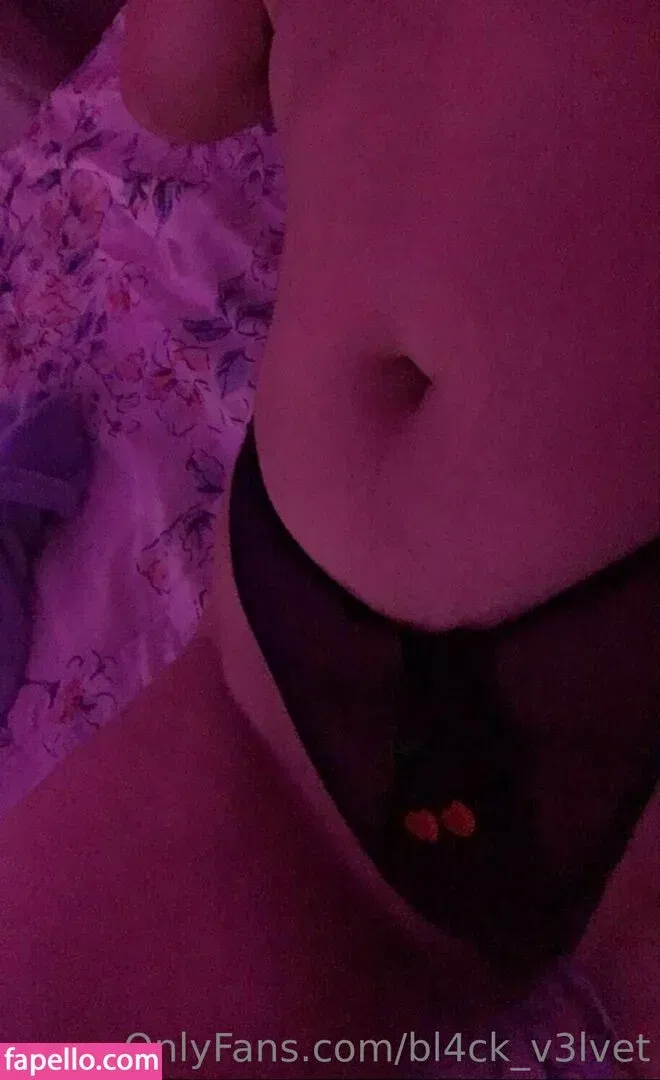 bl4ck_v3lvet Onlyfans Photo Gallery 