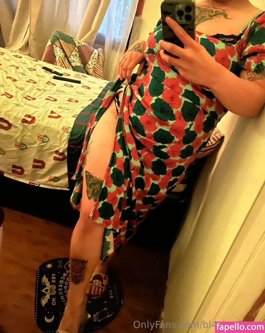 bl4ck_v3lvet Onlyfans Photo Gallery 