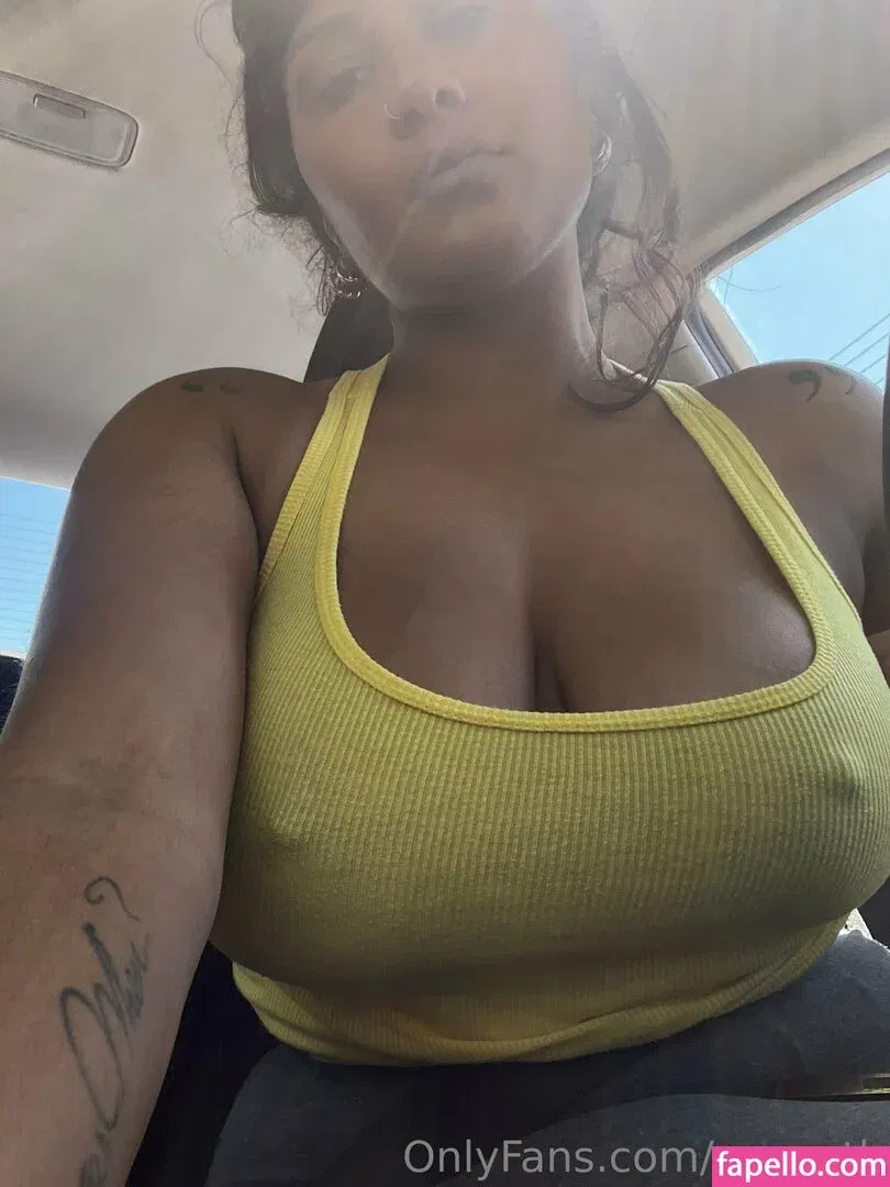 zeenath Onlyfans Photo Gallery 