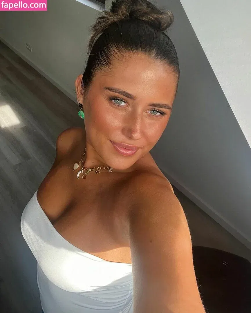 Raphaella Deuringer Onlyfans Photo Gallery 