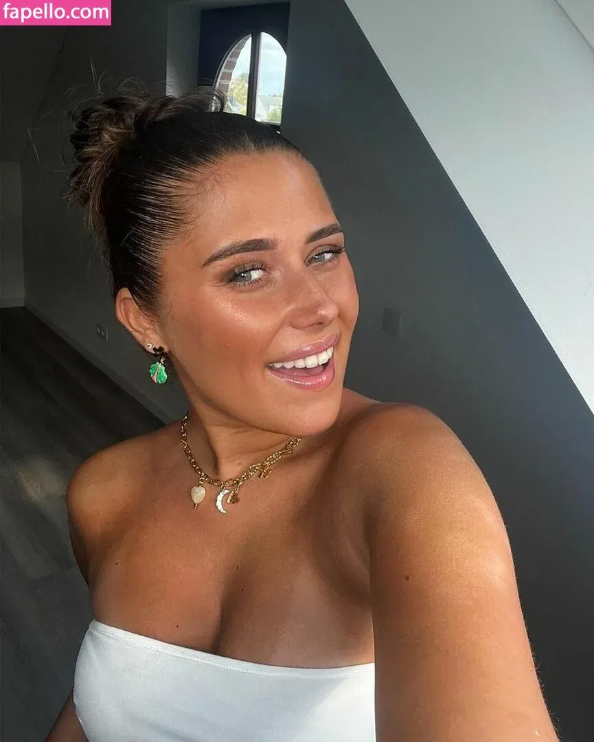 Raphaella Deuringer Onlyfans Photo Gallery 