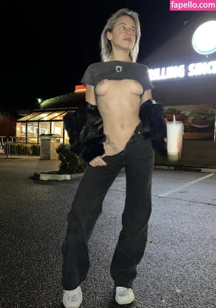 Nina Joy Onlyfans Photo Gallery 