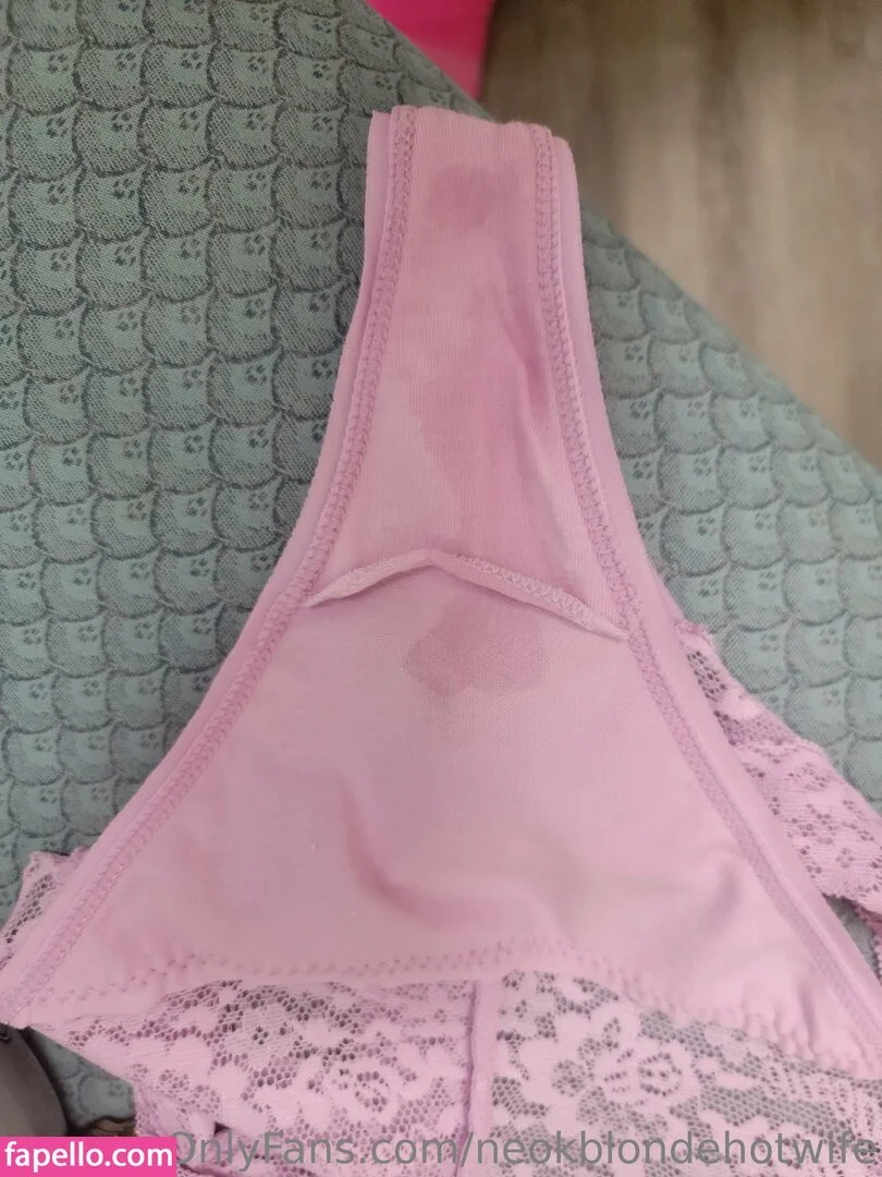 neokblondehotwife Onlyfans Photo Gallery 