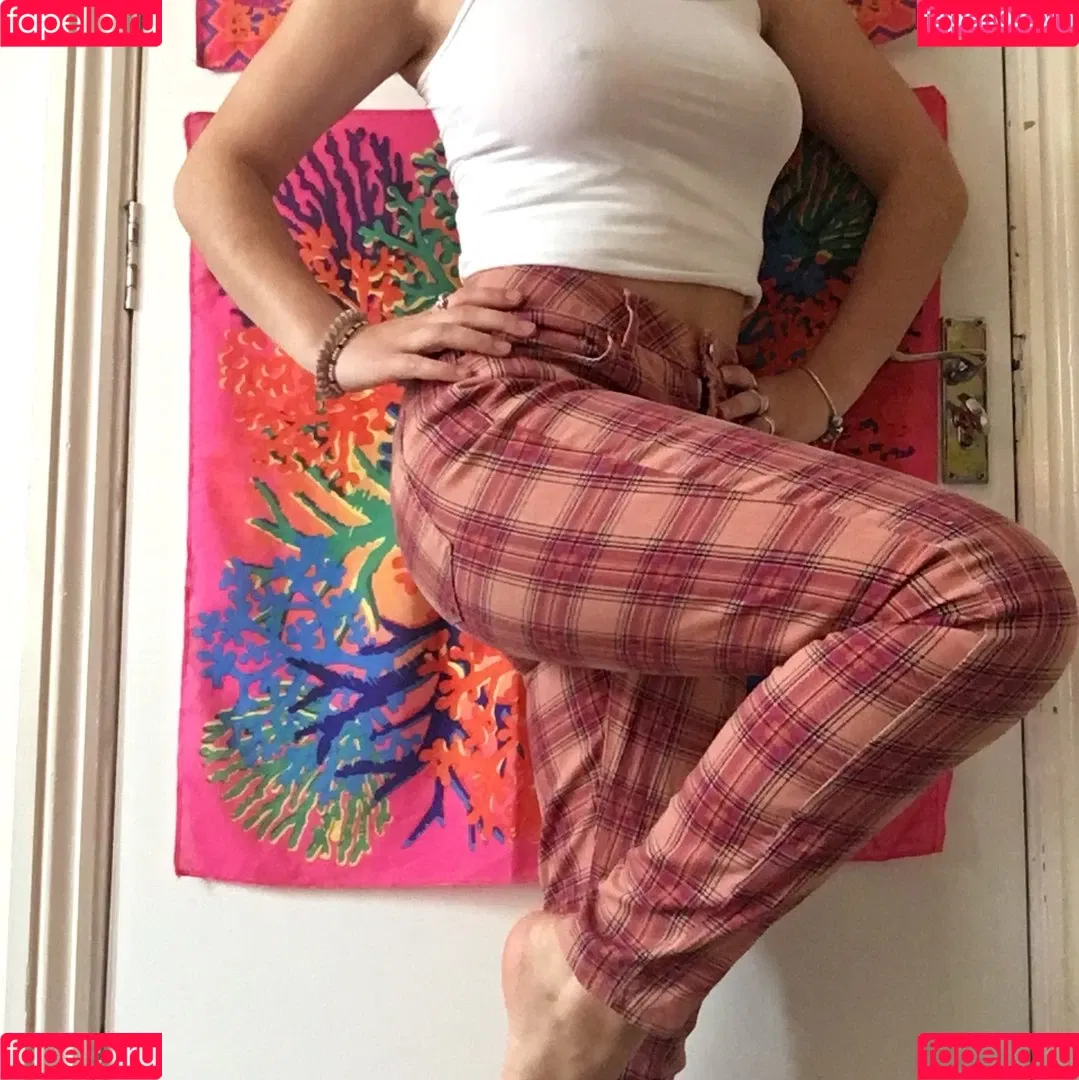 Miss Manganese ASMR Onlyfans Photo Gallery 