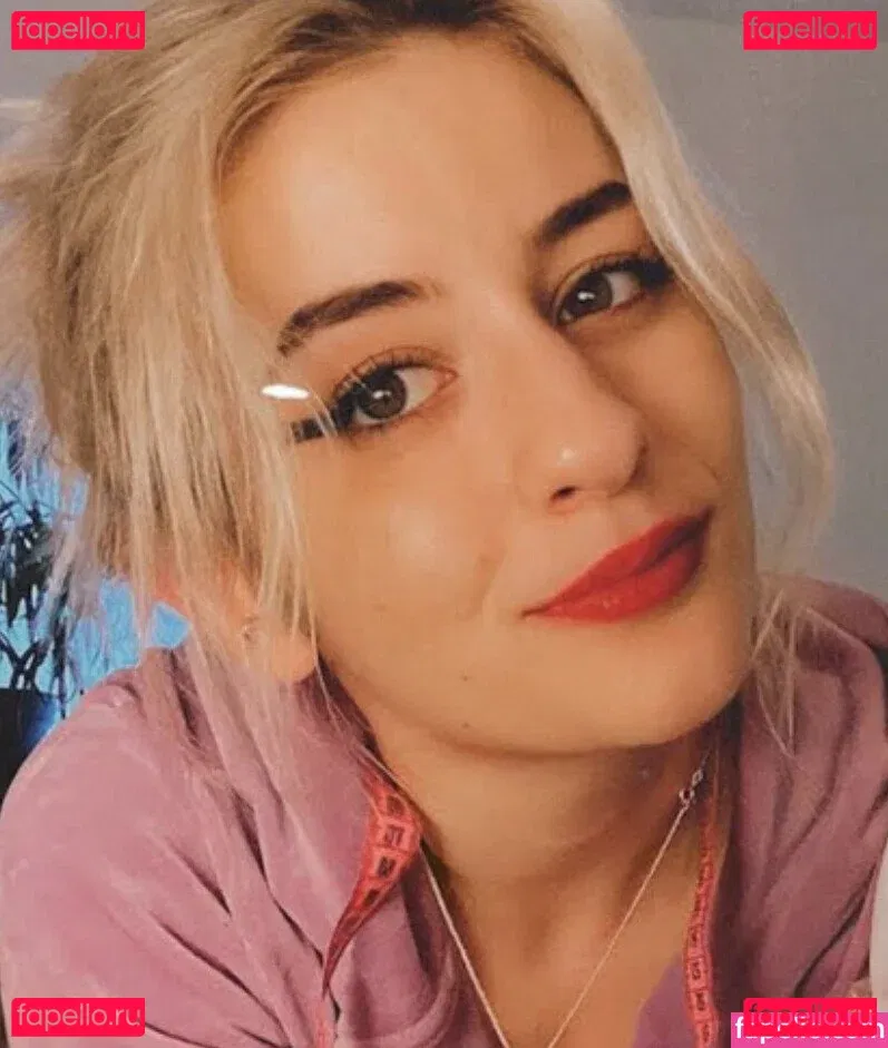 Miss Manganese ASMR Onlyfans Photo Gallery 