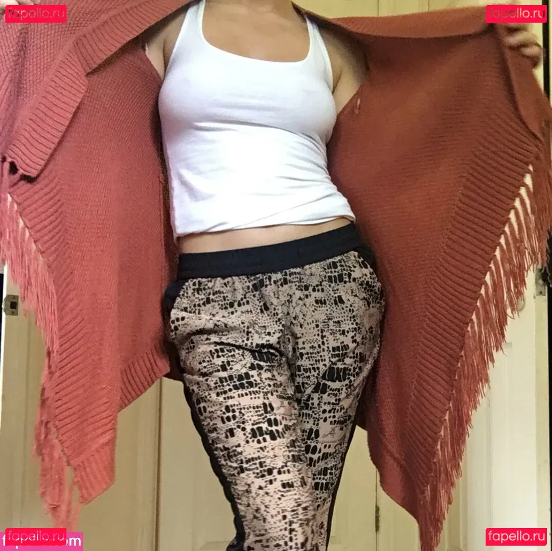 Miss Manganese ASMR Onlyfans Photo Gallery 