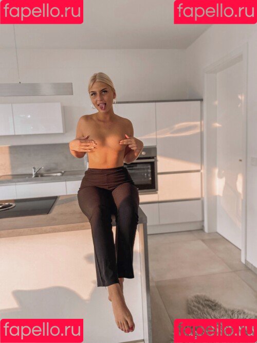 Lia Engel Onlyfans Photo Gallery 