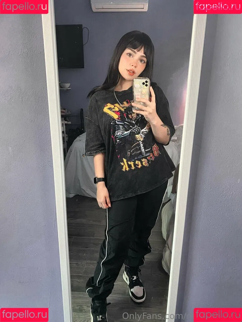 Melowo Onlyfans Photo Gallery 