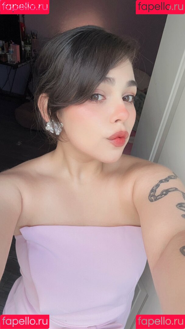 Melowo Onlyfans Photo Gallery 