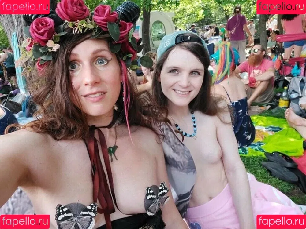 MothMomJess Onlyfans Photo Gallery 