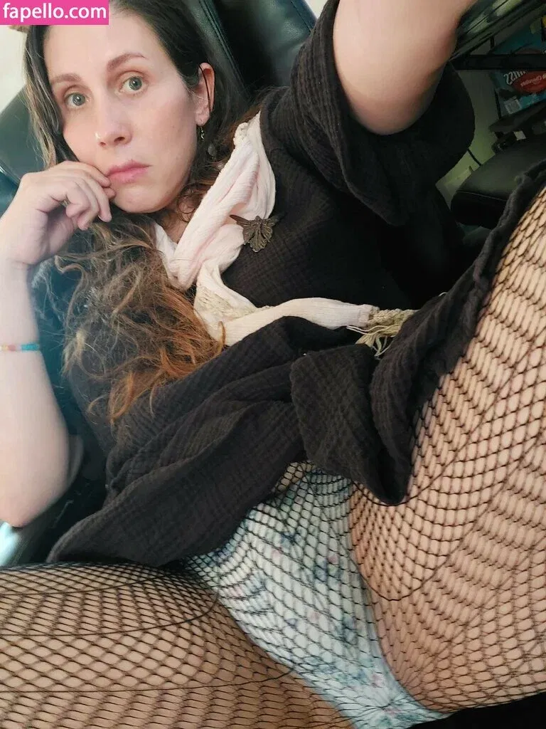 MothMomJess Onlyfans Photo Gallery 