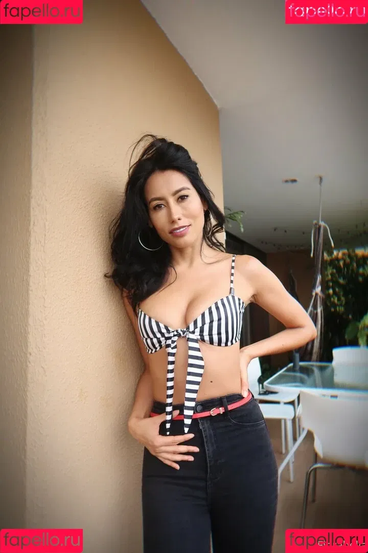 Flora Bella Onlyfans Photo Gallery 