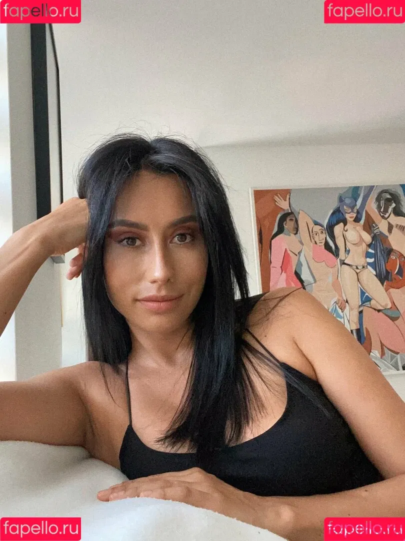 Flora Bella Onlyfans Photo Gallery 