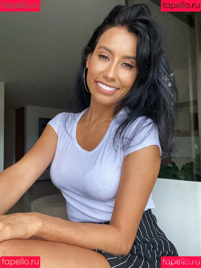 Flora Bella Onlyfans Photo Gallery 
