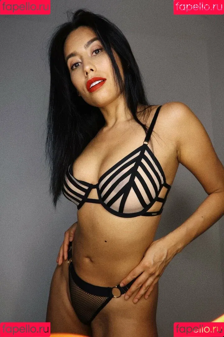 Flora Bella Onlyfans Photo Gallery 