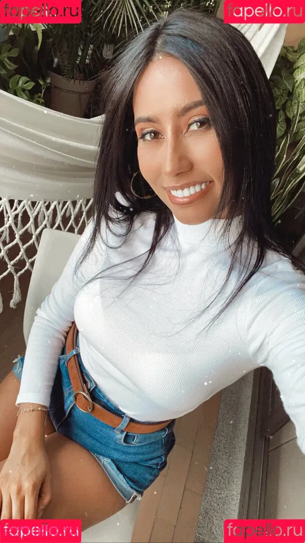 Flora Bella Onlyfans Photo Gallery 