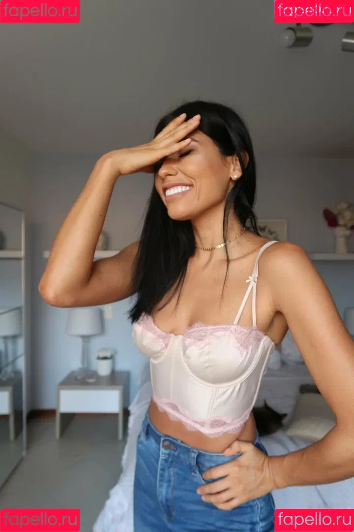 Flora Bella Onlyfans Photo Gallery 