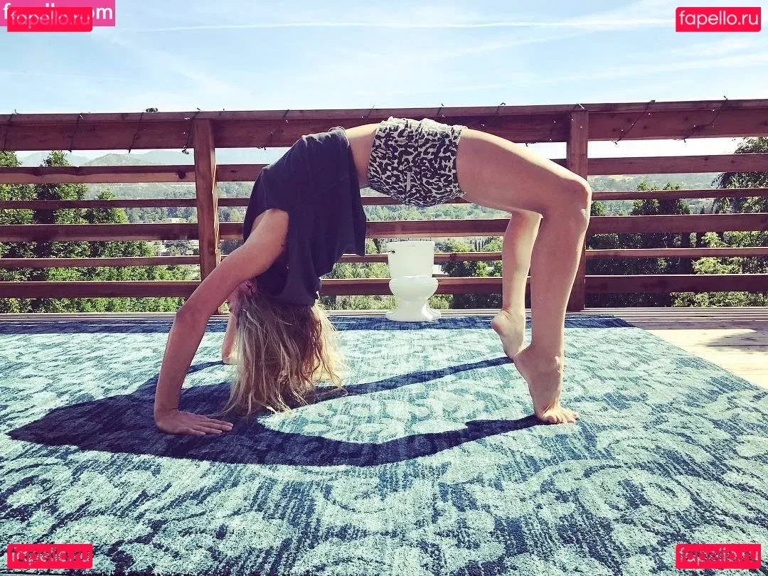 Dichen Lachman Onlyfans Photo Gallery 