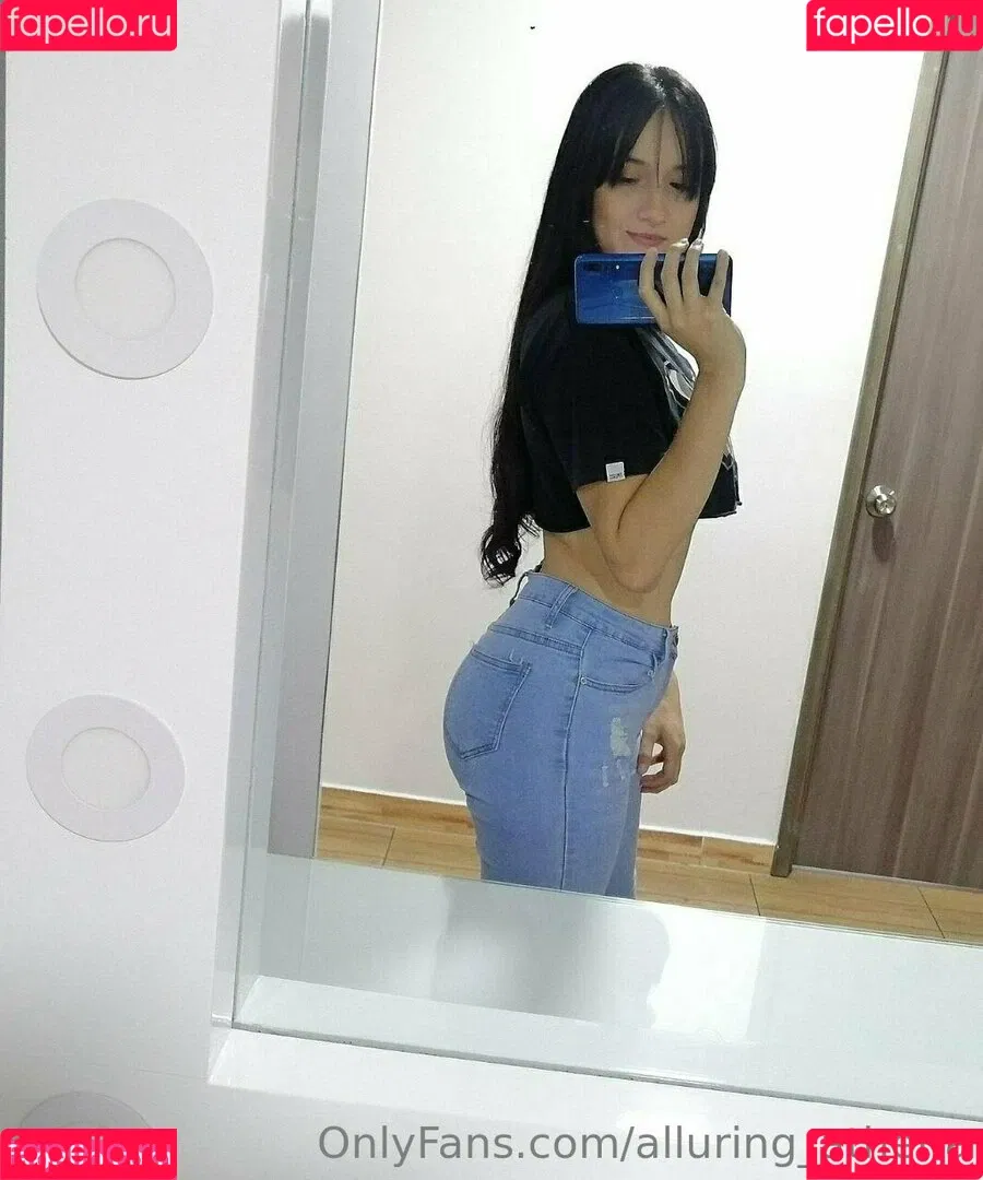 alluring_athena Onlyfans Photo Gallery 