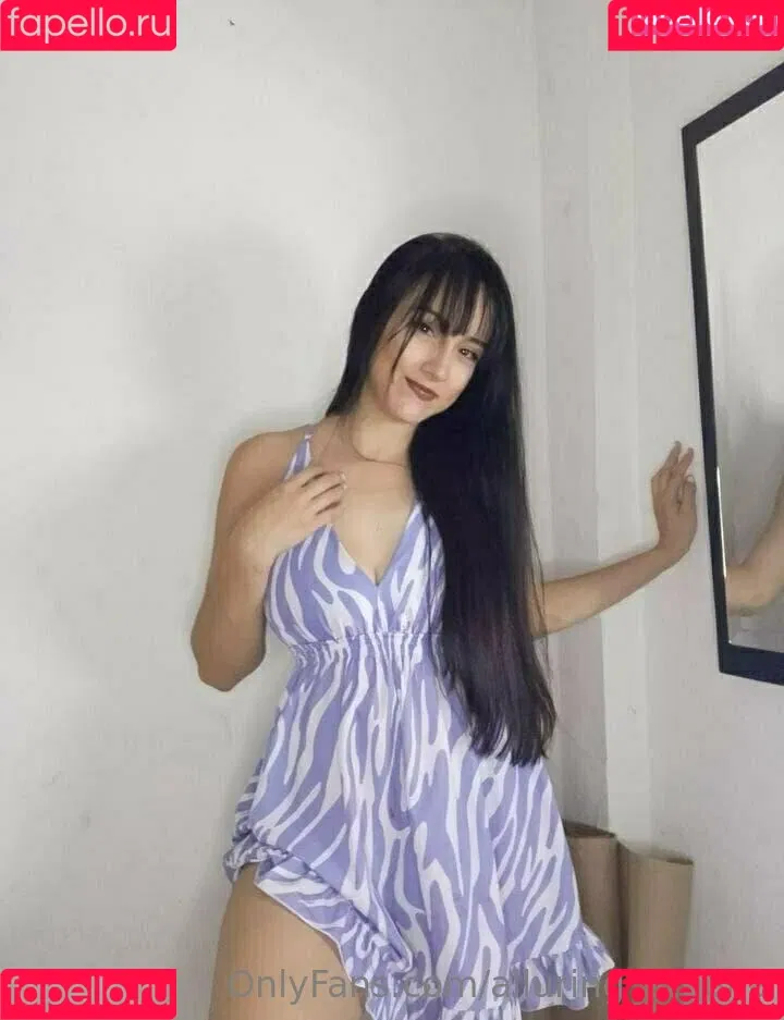 alluring_athena Onlyfans Photo Gallery 