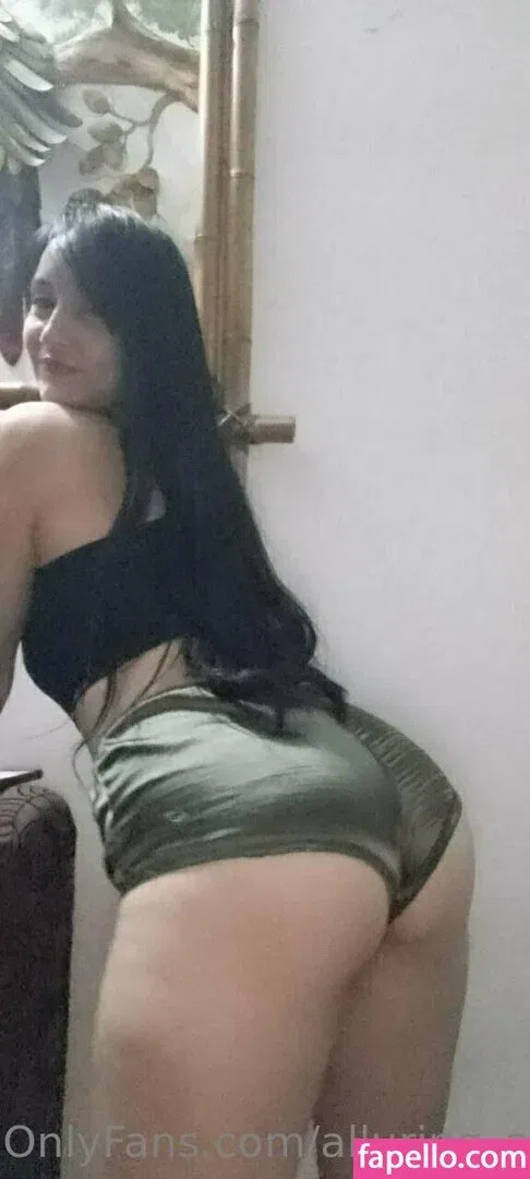 alluring_athena Onlyfans Photo Gallery 