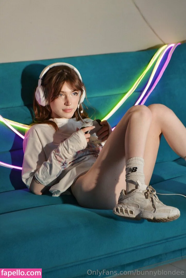 bunnyblondee Onlyfans Photo Gallery 