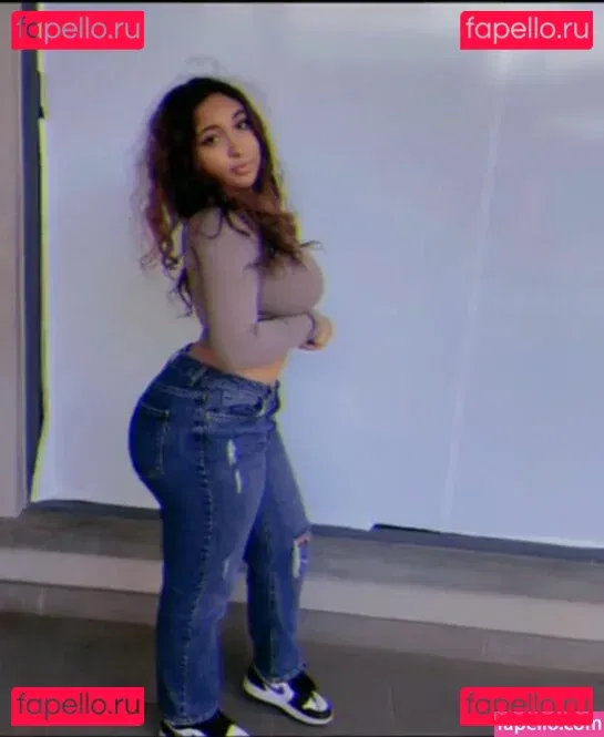 juli5ette Onlyfans Photo Gallery 