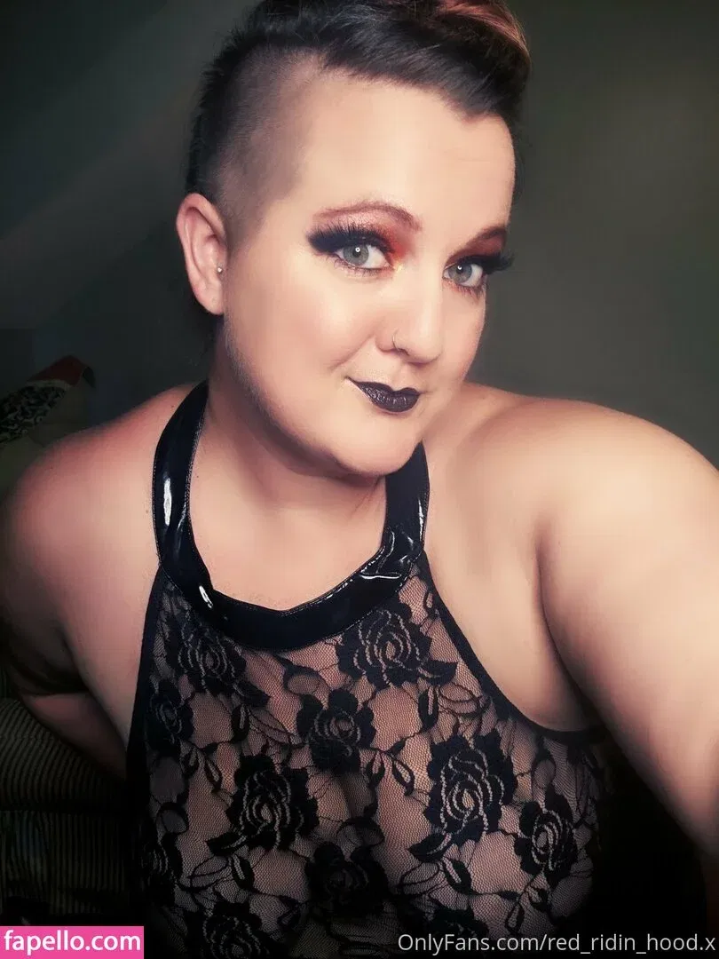 red_ridin_hood.x Onlyfans Photo Gallery 