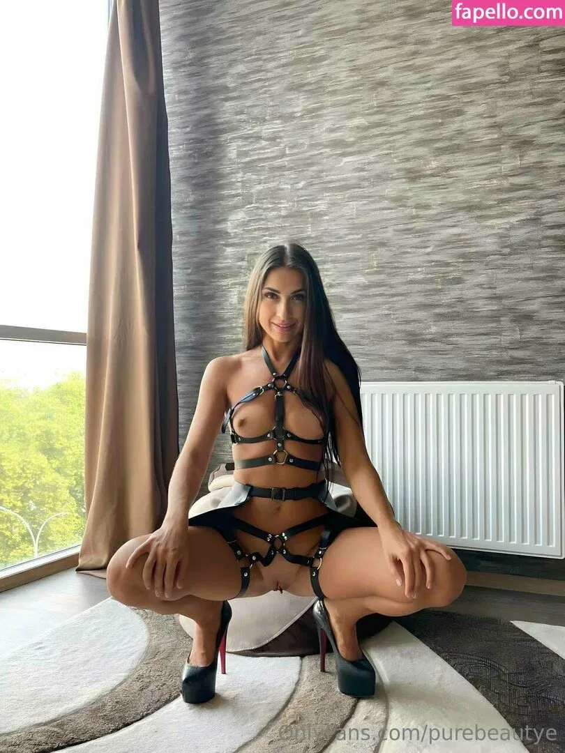 purebeautye Onlyfans Photo Gallery 