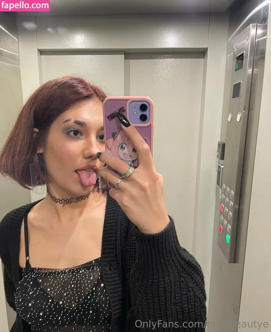 purebeautye Onlyfans Photo Gallery 