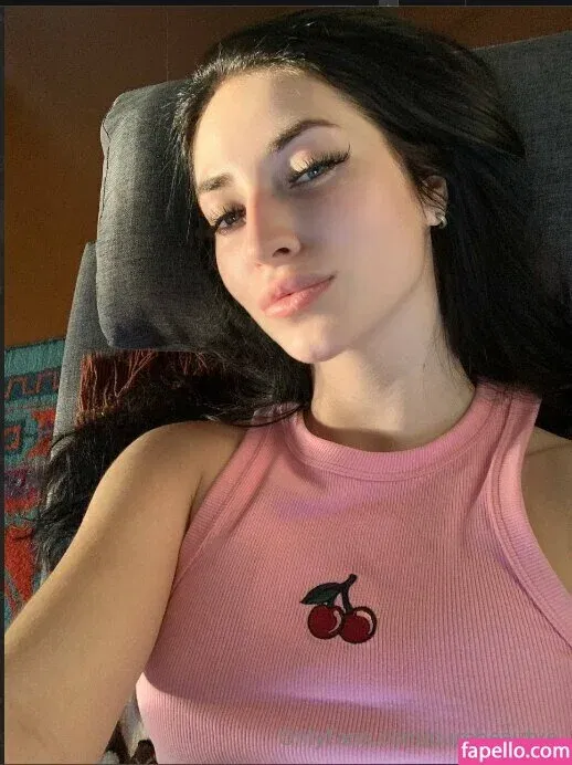 purebeautye Onlyfans Photo Gallery 